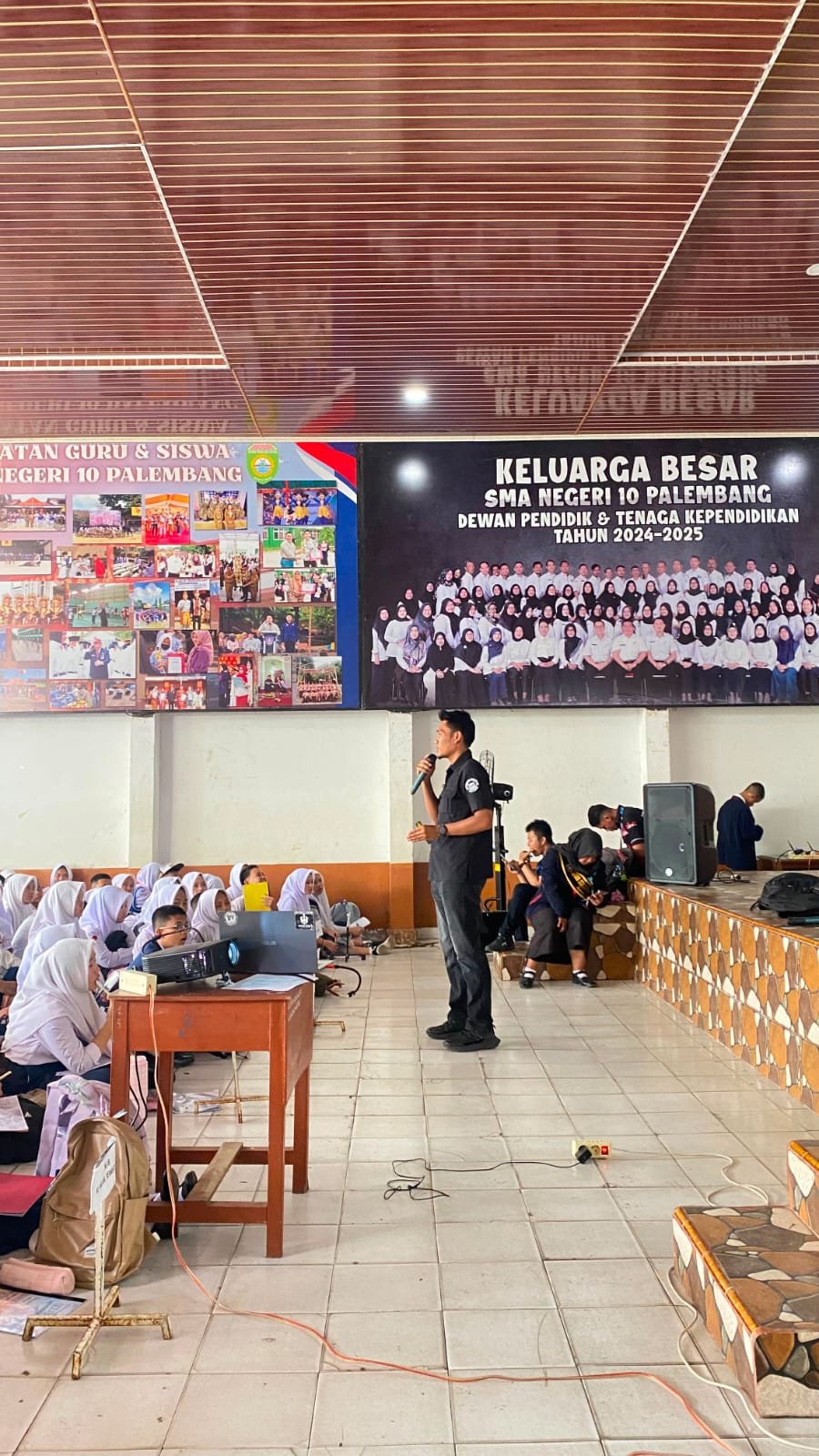 Bangun Karakter dan Literasi Digital Sejak Hari Pertama, SMAN 10 Palembang Gelar MPLS Ramah untuk 480 Siswa Baru