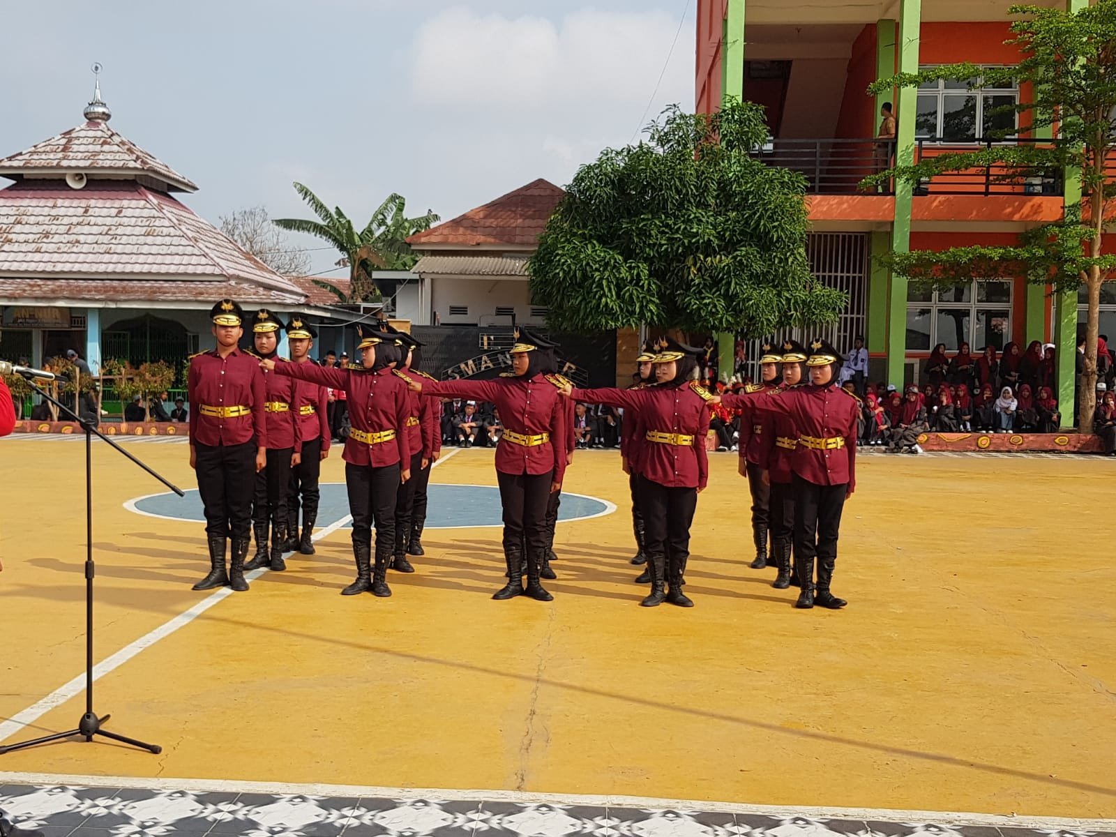 Kepsek SMAN 9 Palembang Ajak Siswa Baru Berani Keluar dari Zona Nyaman, Kembangkan Potensi Lewat 24 Ekstrakurikuler