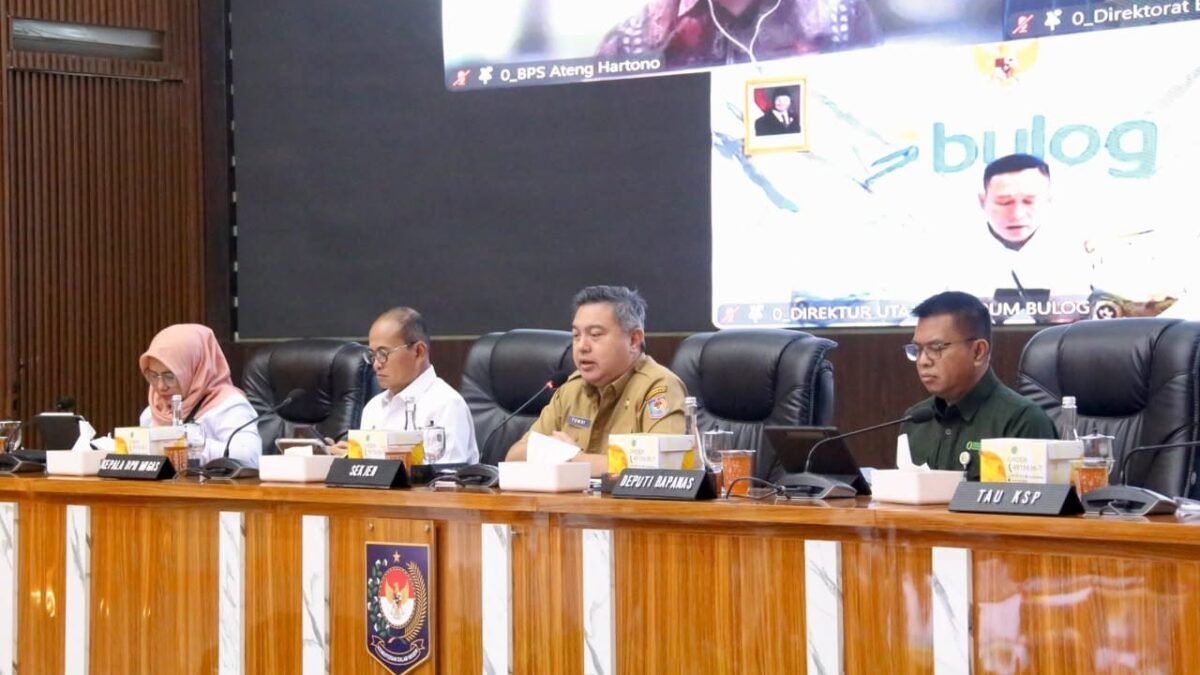 Sambut Hari Kemerdekaan, Sekjen Kemendagri Dorong Bulog dan Pemda Gencarkan Gerakan Pangan Murah