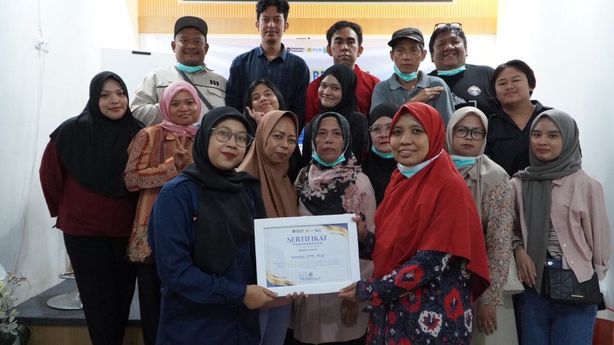 PLN UID S2JB bersama Rumah BUMN Jambi Buka Peluang Usaha bagi Penyandang Tunarungu Pelatihan Sabun Handmade