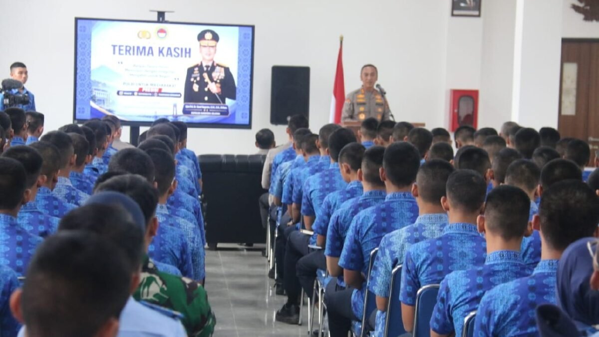 Kapolda Sumsel Bekali Siswa SMA Taruna Nusantara untuk Wujudkan Indonesia Emas 2045