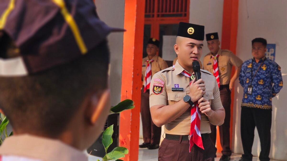 Polrestabes Palembang Bersama Taruna Akpol Berikan Pembinaan Kepramukaan di Sekolah Rakyat