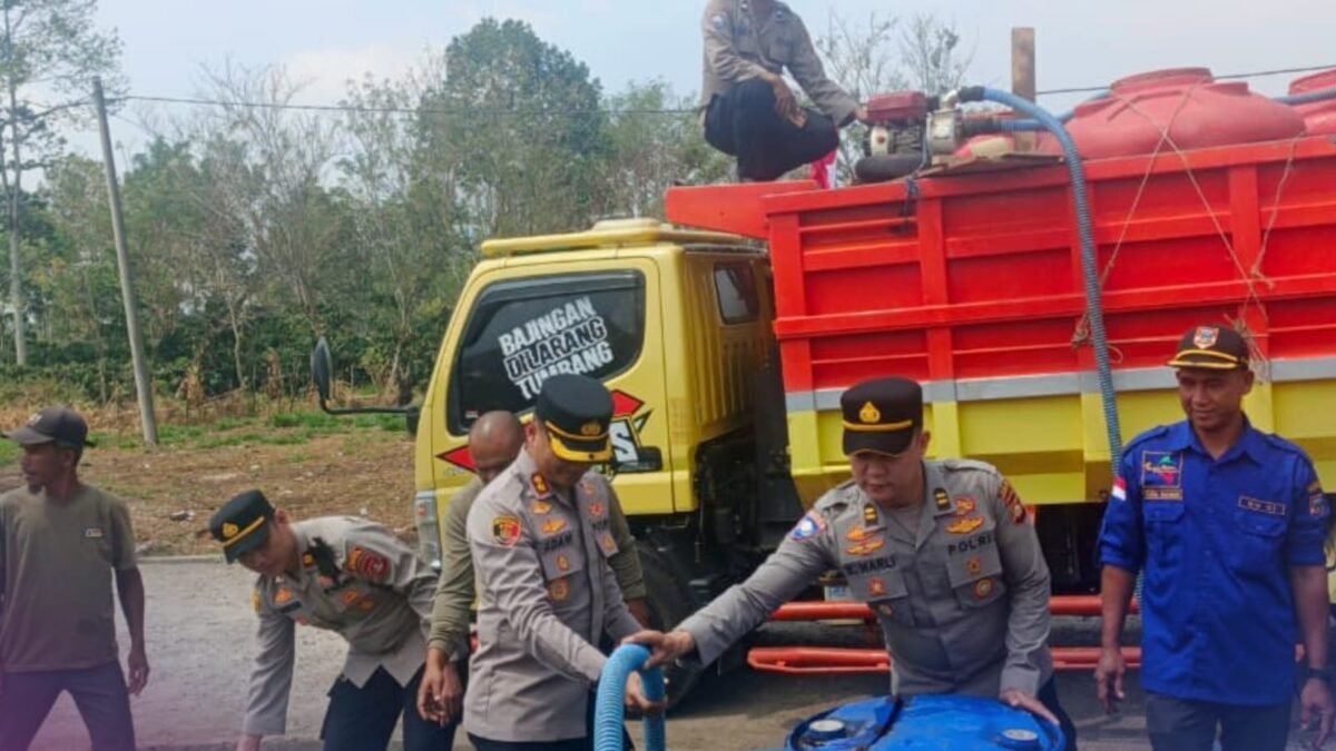 Kapolres Pagar Alam Hadir Langsung dalam Baksos Air Bersih di Dempo Selatan