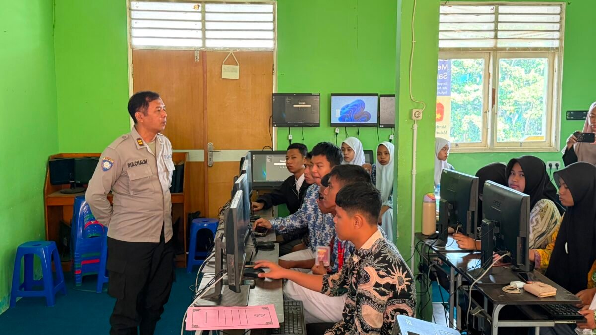 Bekali Pelajar di Era Digital, Polrestabes Palembang Gelar Edukasi Paham AI