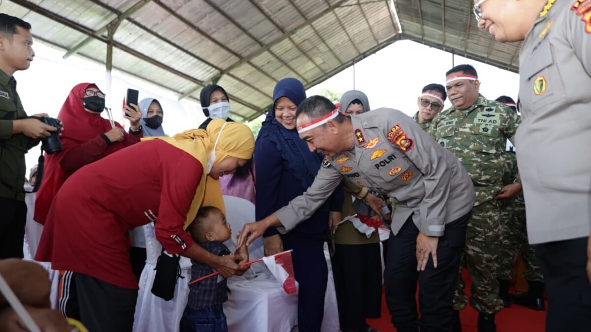 Jembatan Merah Putih Dibuka, Polda Sumsel Salurkan 1.000 Paket Sembako dan Layanan Kesehatan