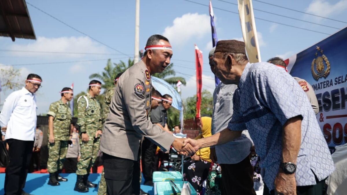Kapolda Sumsel Pimpin Bakti Sosial dan Kesehatan, 1.000 Warga Banyuasin Terima Layanan