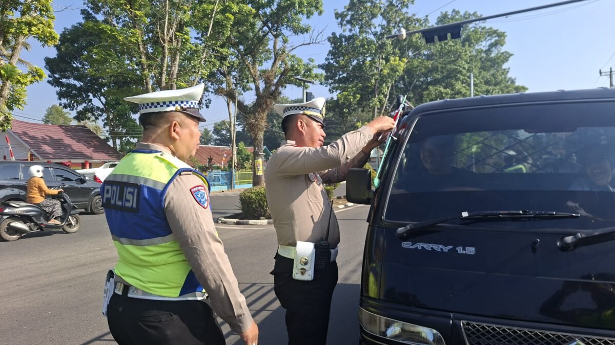 Wakapolres Pagaralam Pimpin Gerakan Cinta Tanah Air di Kota Pagaralam