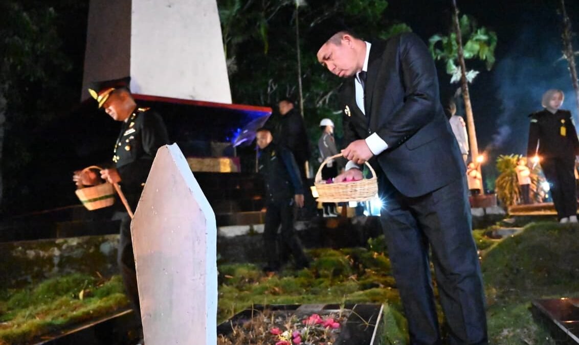 Momentum HUT RI, Kapolres Pagar Alam Ziarah ke TMP Karang Dalo