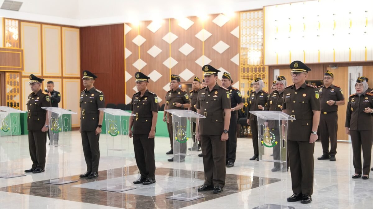 Kajati Sumsel Pimpin Pelantikan Lima Pejabat, Sejumlah Jabatan Strategis Berganti