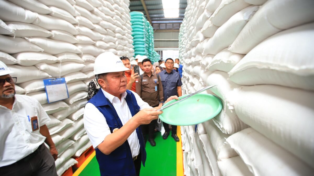 Herman Deru Pastikan Stok Beras Sumsel Aman hingga 10 Bulan, Minta Masyarakat Tidak Panic Buying   