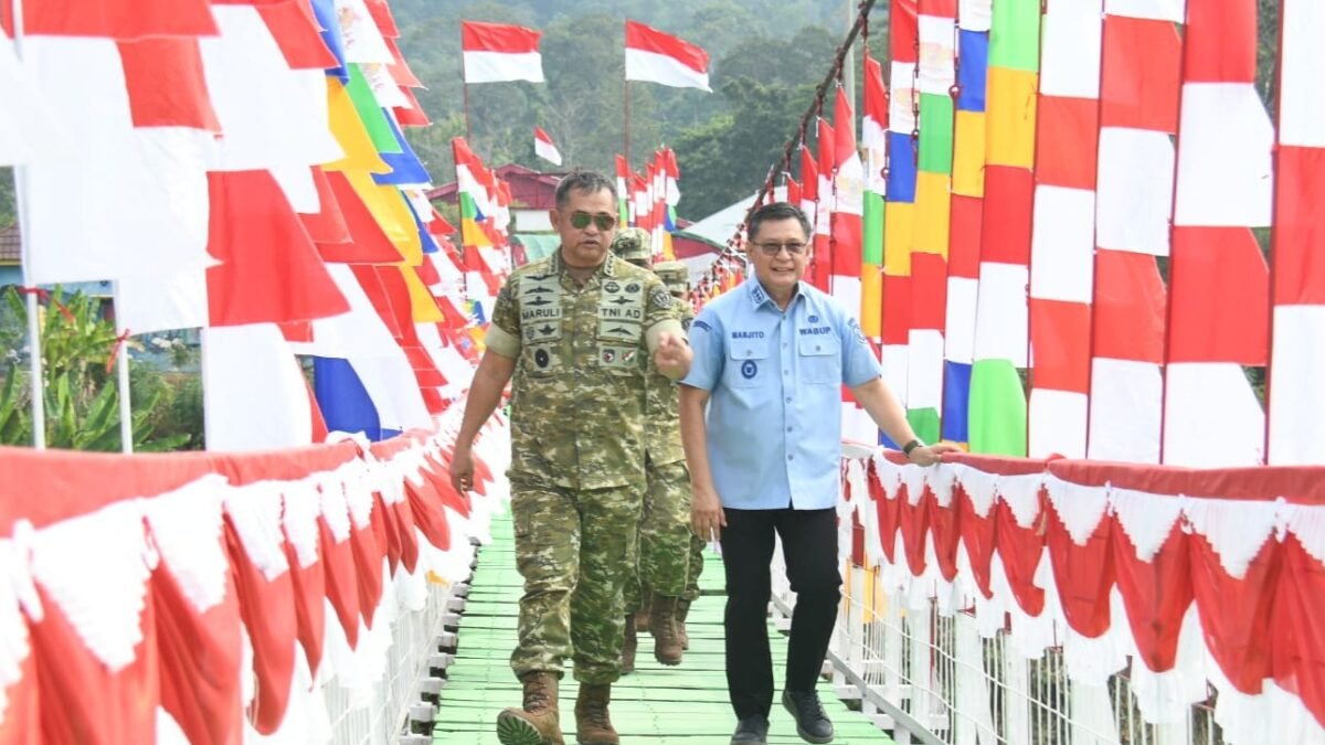 Tinjau Jembatan Gantung di OKU, Kasad Pastikan Infrastruktur Berikan Manfaat Nyata bagi Rakyat