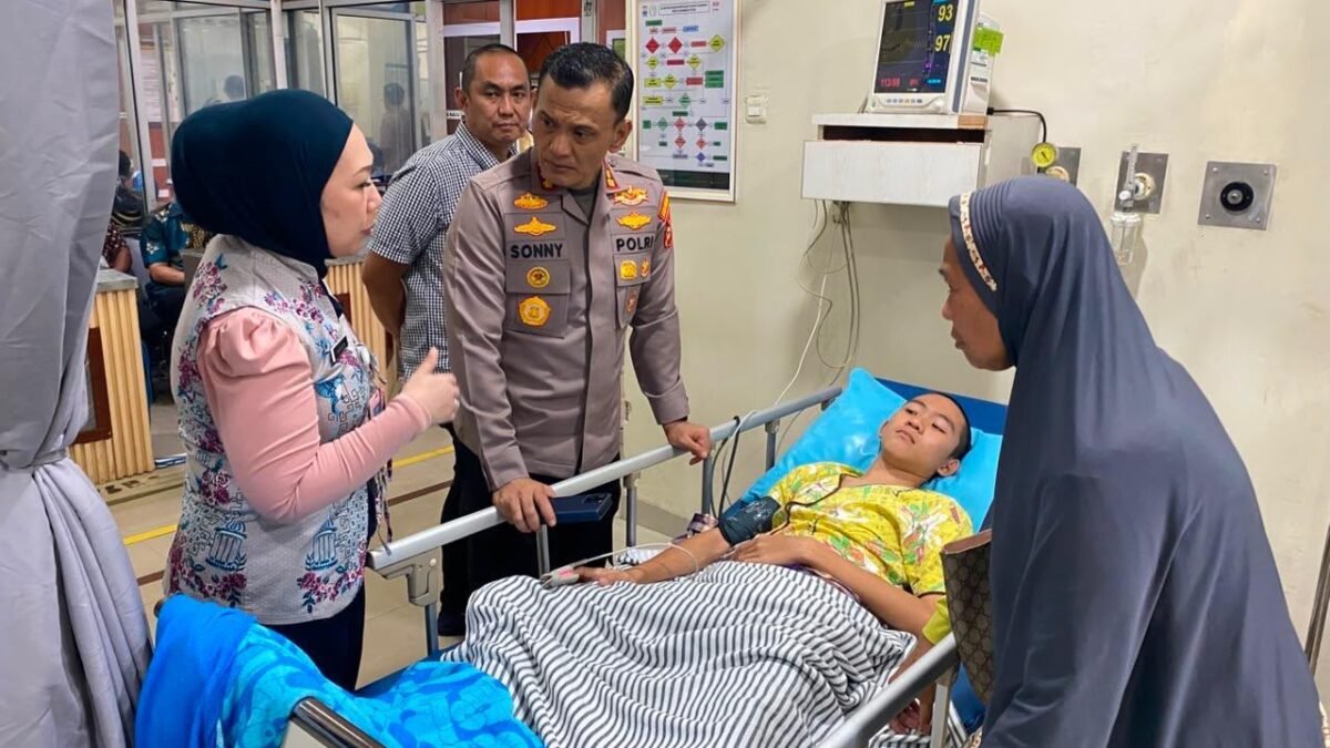 Kapolrestabes Palembang Berikan Bantuan dan Dukungan Moril kepada Korban