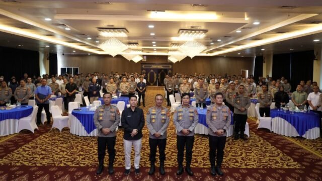 Kapolda Sumsel Irjen Pol. Sandi Nugroho membuka pelatihan edukator AI untuk pencegahan kejahatan siber di kalangan pelajar.