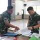 Prajurit Korem 044/Gapo sedang mempersiapkan dokumen untuk audit Itjen TNI di Aula Makorem Palembang.