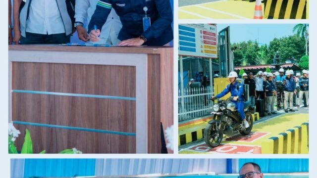 Petugas ASDP mengawasi implementasi program sterilisasi di salah satu dari enam pelabuhan utama ASDP.