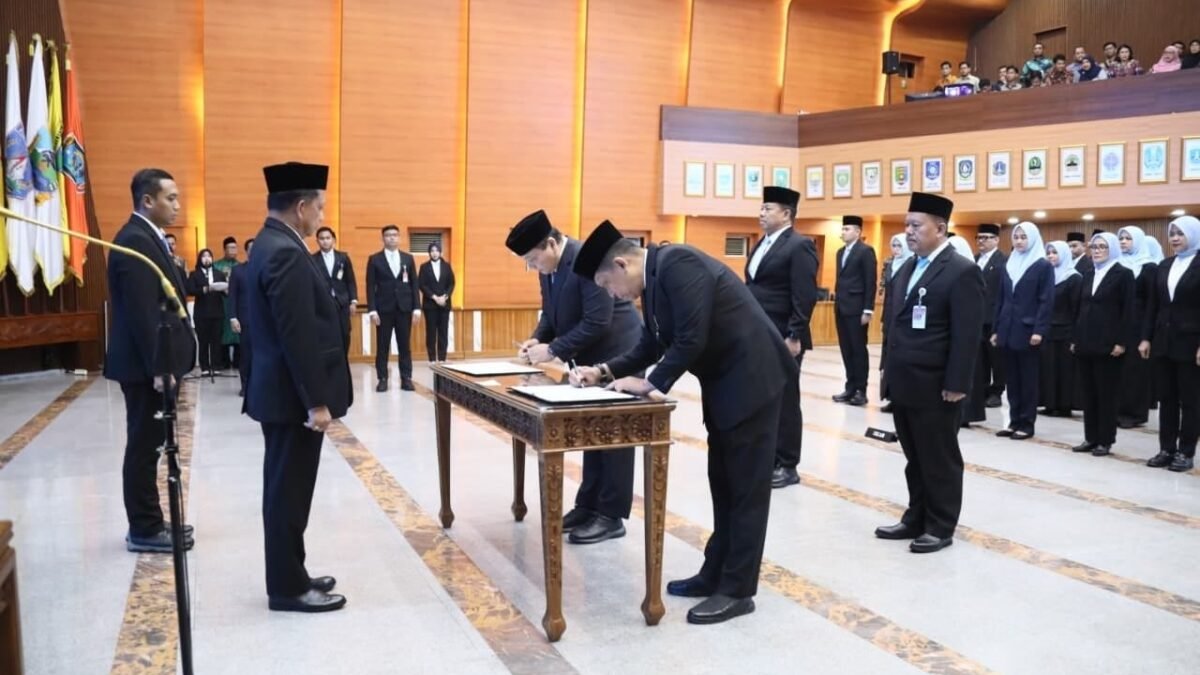 Mendagri Tito Karnavian melantik pejabat baru di Kemendagri, meminta ASN tingkatkan kinerja