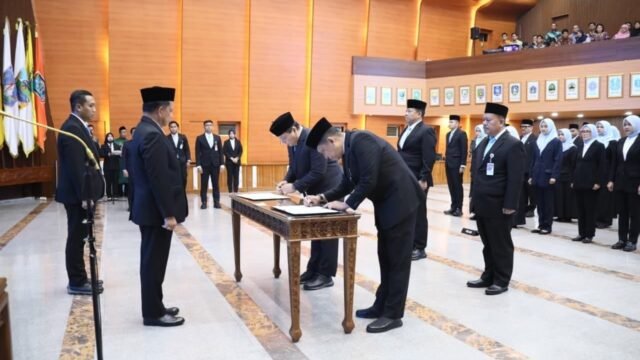 Mendagri Tito Karnavian melantik pejabat baru di Kemendagri, meminta ASN tingkatkan kinerja