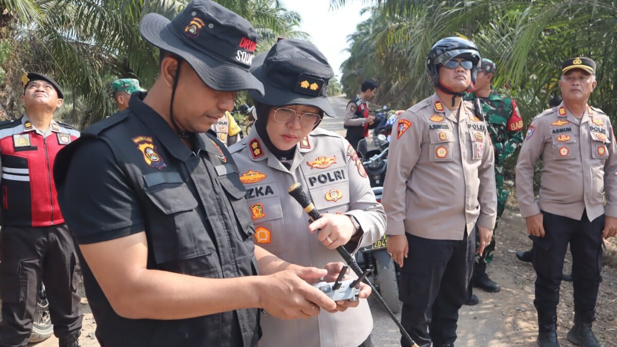 Patroli drone Polres Ogan Ilir untuk pencegahan Karhutla di lahan gambut Indralaya Utara.