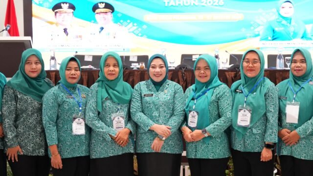 Staf Ahli TP PKK Sumsel Lidyawati Cik Ujang membuka Pelatihan Gelari Pelangi untuk perkuat ketahanan keluarga.