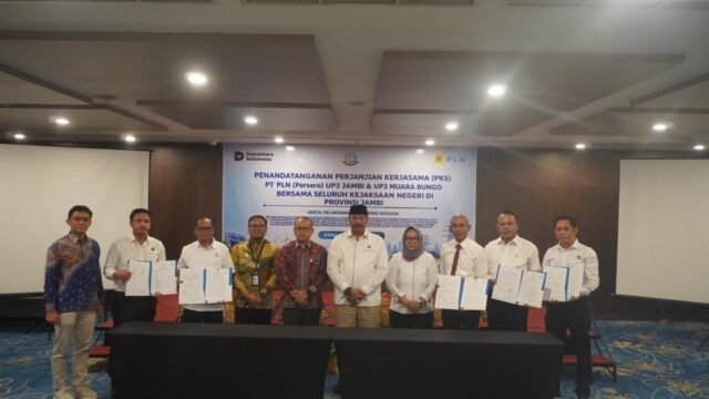 Penandatanganan PKS antara PLN UID S2JB dan Kejaksaan Tinggi Jambi untuk pendampingan hukum kelistrikan.