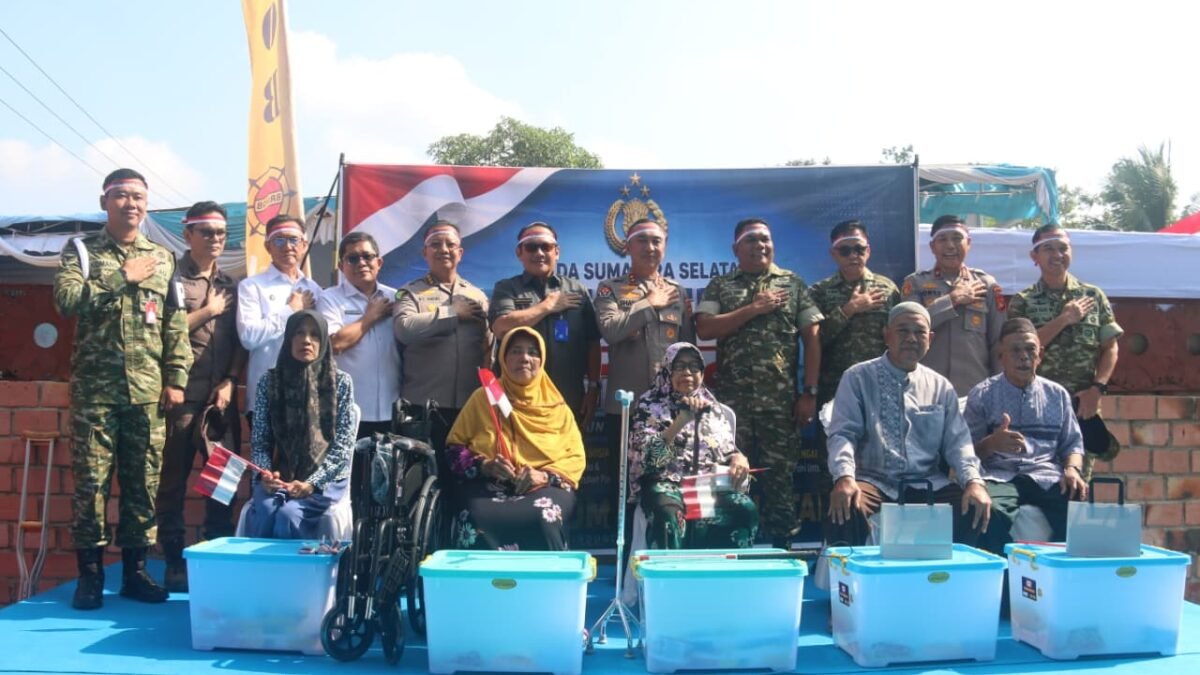 Polda Sumsel salurkan bantuan dan layanan kesehatan untuk 2.000 warga Banyuasin