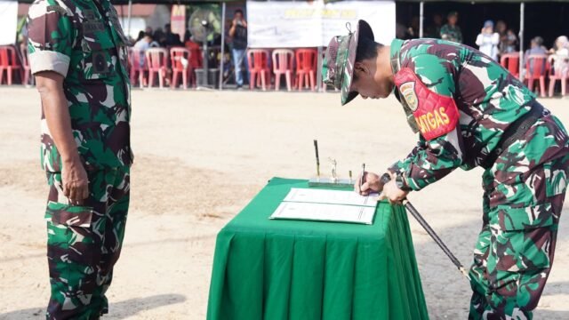 Upacara penutupan TMMD ke-129 Kodim 0418 Palembang di Lapangan Bola Talang Jambe