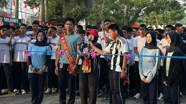 Siswa dan guru SMAN 10 Palembang merayakan HUT ke-41 dengan semangat Nextspiration