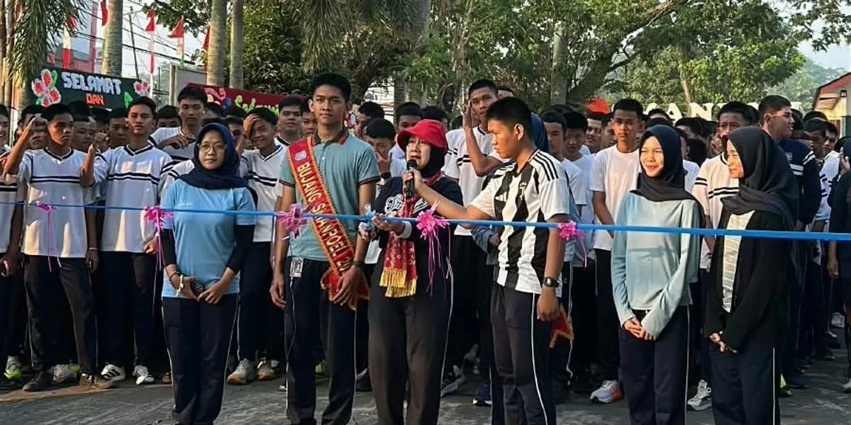 Siswa dan guru SMAN 10 Palembang merayakan HUT ke-41 dengan semangat Nextspiration