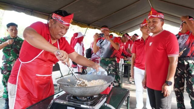Keluarga besar Korem 044/Gapo merayakan HUT ke-81 RI dengan perlombaan seru