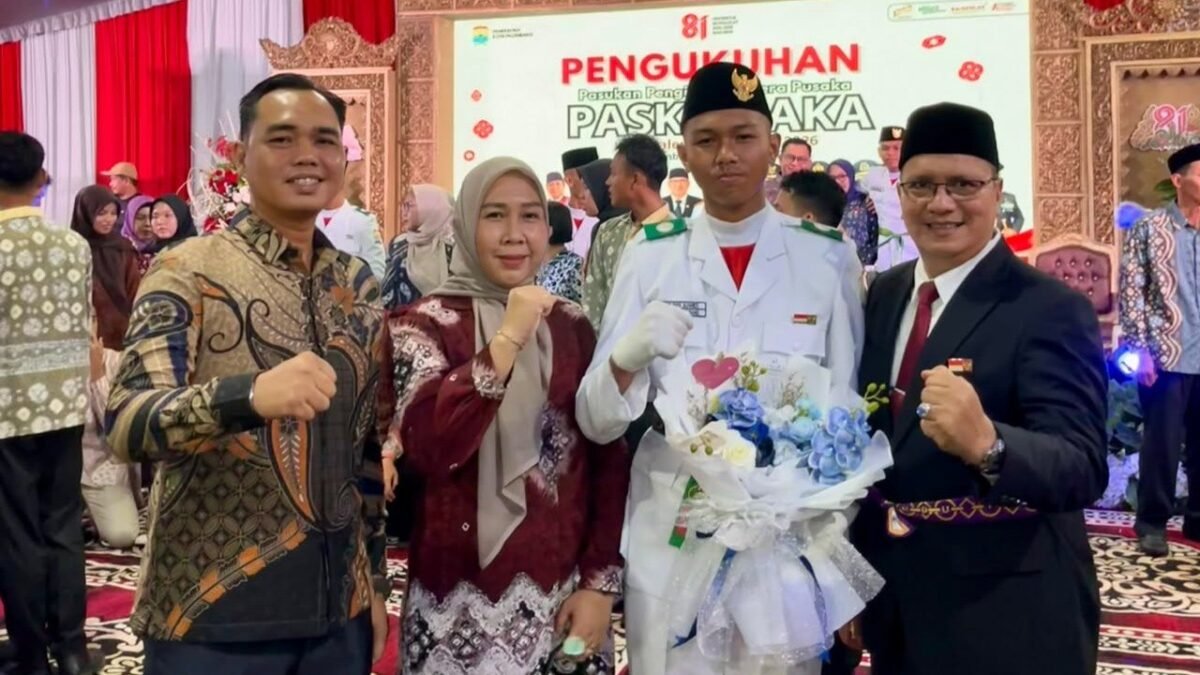 Muhammad Rafa Alfarezi, putra anggota Polri, saat pengukuhan Pasukan 17 Paskibraka Kota Palembang 2026