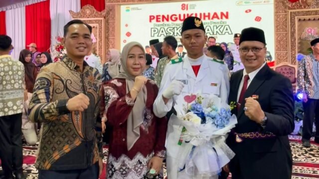 Muhammad Rafa Alfarezi, putra anggota Polri, saat pengukuhan Pasukan 17 Paskibraka Kota Palembang 2026