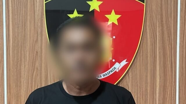 Truk tangki pengangkut solar olahan terguling di jalan lintas Musi Banyuasin, memicu penyelidikan polisi.