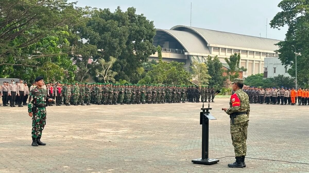 Apel pasukan gabungan Polda Sumsel dan TNI untuk pengamanan kunjungan Presiden RI 1 serta peninjauan Karhutla di Palembang.