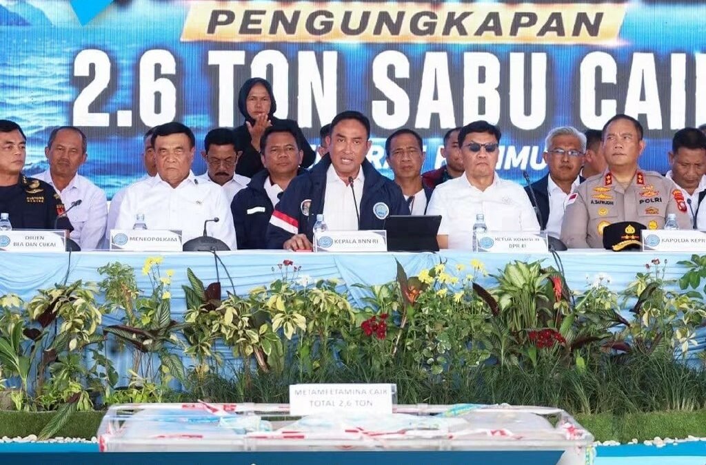 Tim gabungan BNN RI menggagalkan penyelundupan 2,6 ton metamfetamin cair di Perairan Karimun.