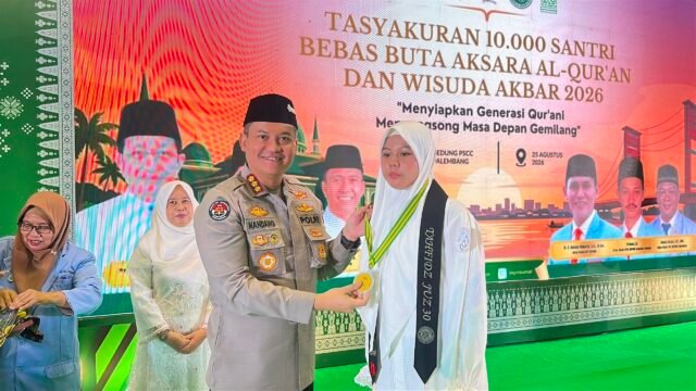 Kabid Humas Polda Sumsel Kombes Pol Nandang Mu’min Wijaya hadiri Wisuda Akbar 10.000 Santri di Palembang