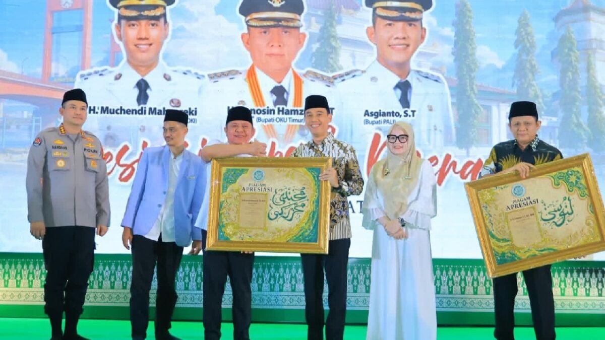Gubernur Herman Deru saat menghadiri wisuda akbar 10.000 santri BKPRMI, menekankan pentingnya pendidikan Al-Qur'an dari orang tua.