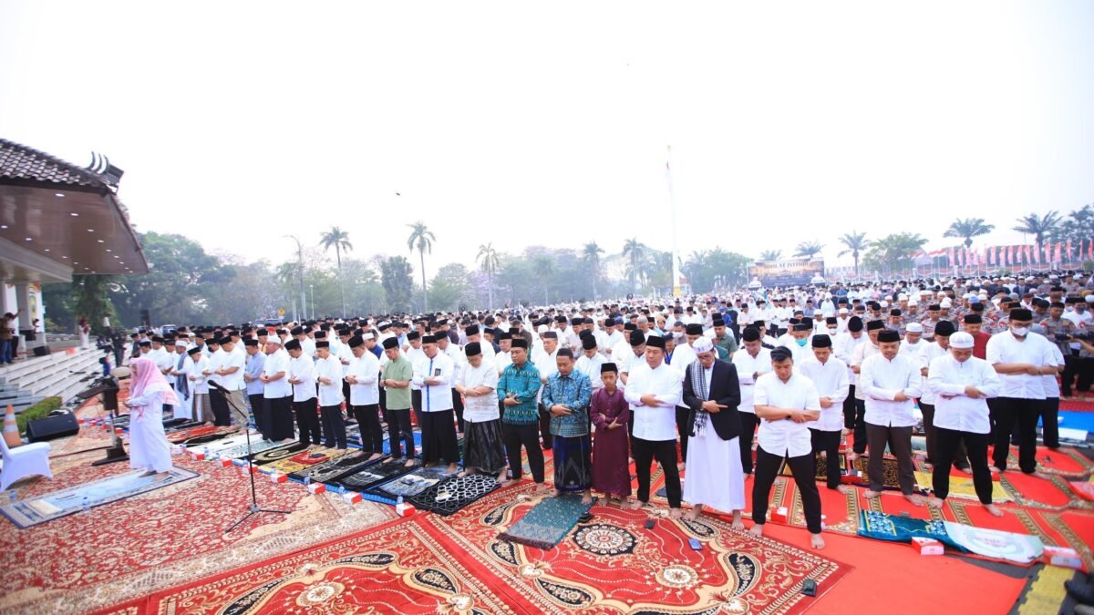Gubernur Herman Deru pimpin Salat Istisqa di Griya Agung hadapi kemarau Sumsel