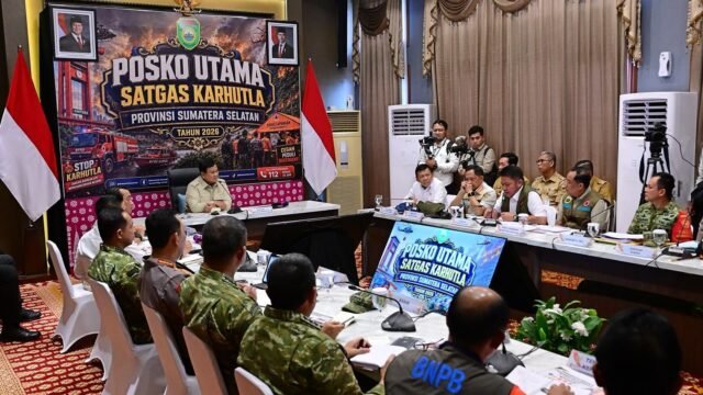 Gubernur Herman Deru dan Presiden Prabowo Subianto membahas penanganan Karhutla Sumsel di Palembang