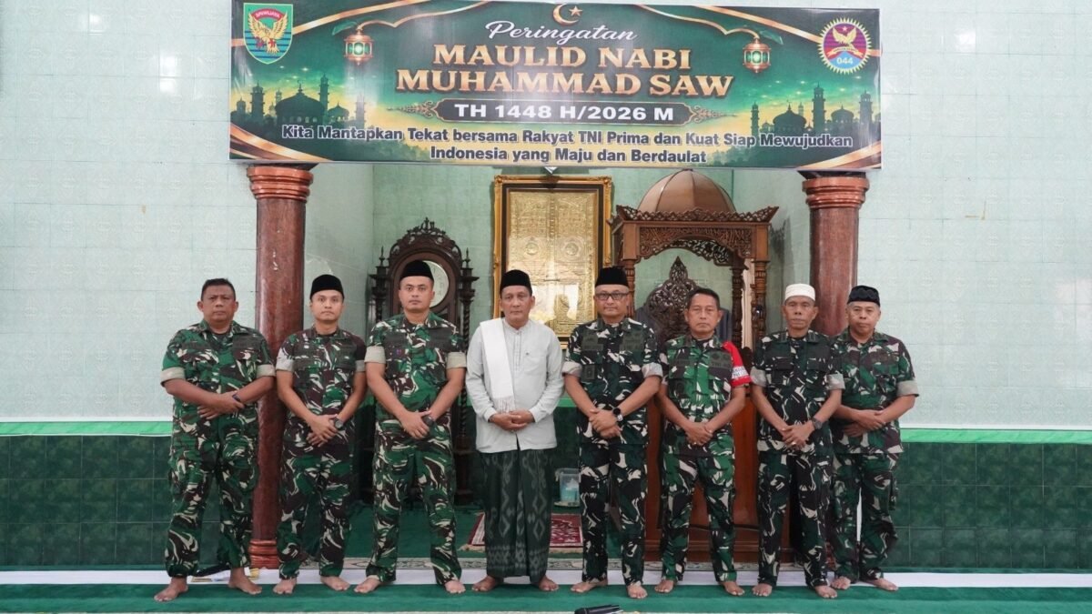 Prajurit Korem 044/Gapo hadiri peringatan Maulid Nabi Muhammad SAW di Palembang
