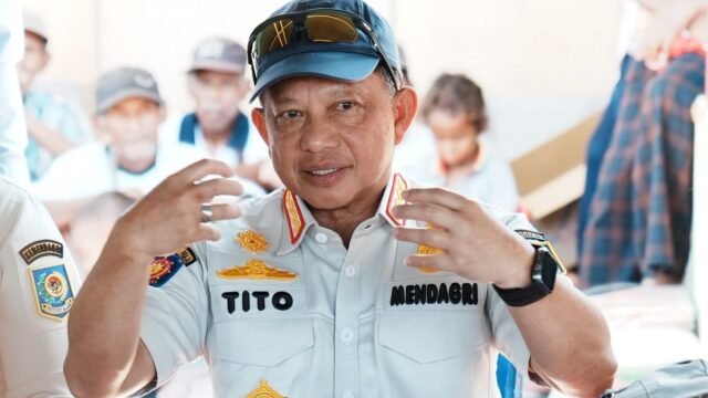 Mendagri Tito Karnavian saat mengumumkan transfer bantuan Presiden untuk bencana NTT