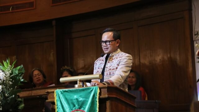 Wamendagri Bima Arya Sugiarto saat menghadiri perayaan HUT ke-187 GPIB Immanuel Jakarta.