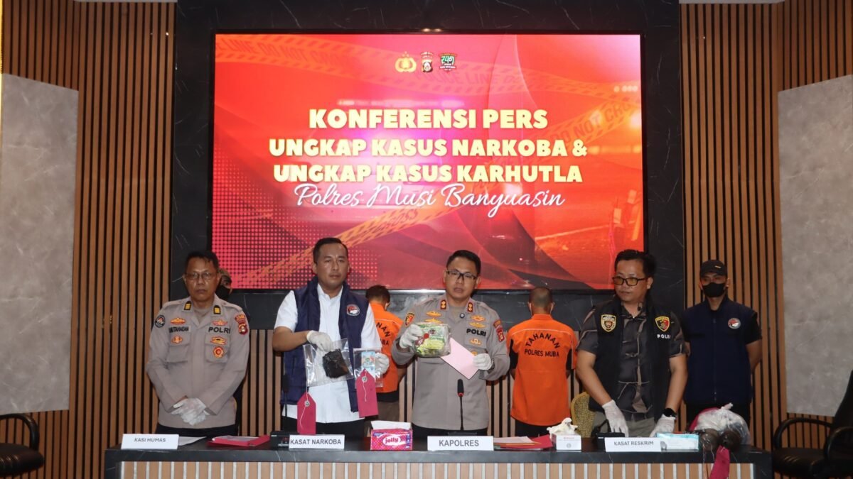 Petugas Satresnarkoba Polres Muba mengamankan pria pembawa 1,53 kg sabu di Sekayu, Musi Banyuasin.