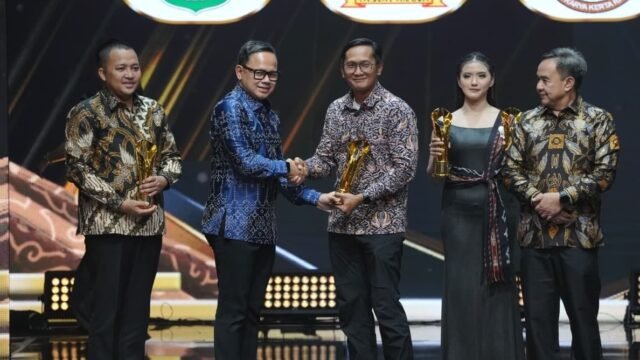 Wamendagri Bima Arya Sugiarto berbicara tentang tantangan yang dihadapi kepala daerah di Pemimpin Daerah Awards 2026