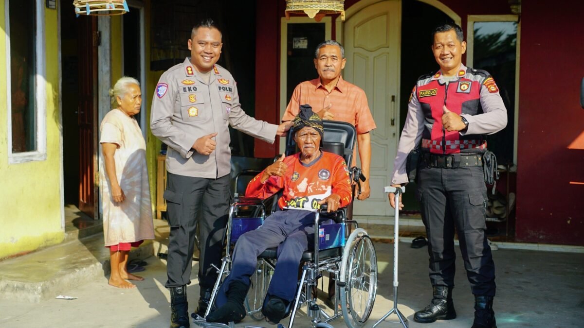 Polres OKI Bantuan Kursi Roda