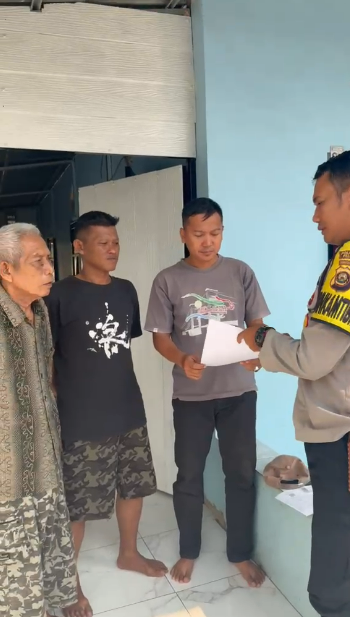 Cegah Karhutla, Bhabinkamtibmas Plaju Darat Sebar Maklumat Kapolda Sumsel
