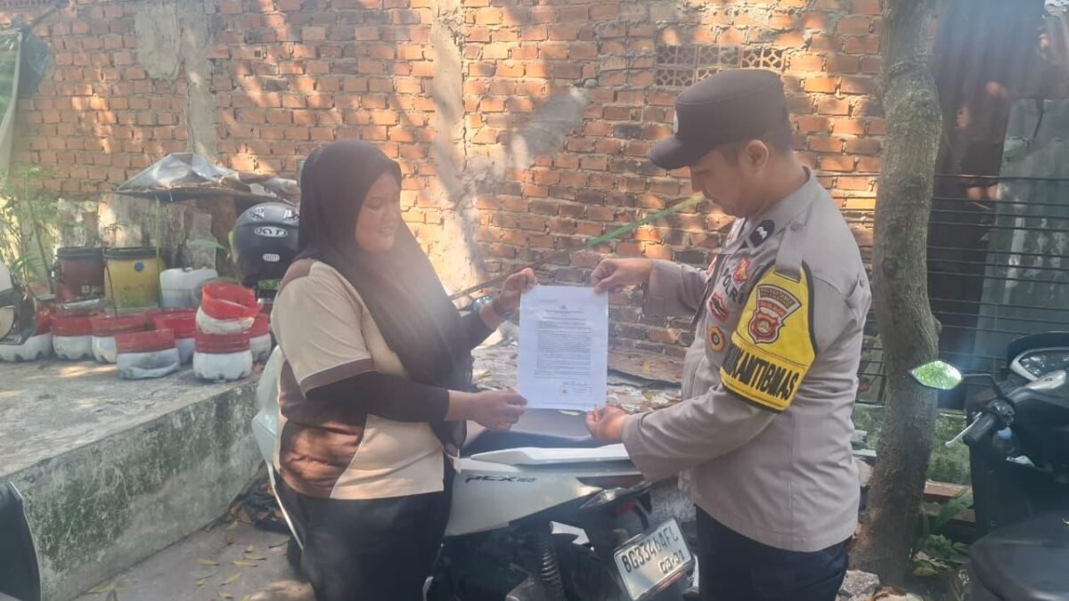 Antisipasi Karhutla, Bhabinkamtibmas Sampaikan Maklumat Kapolda Sumsel kepada Warga