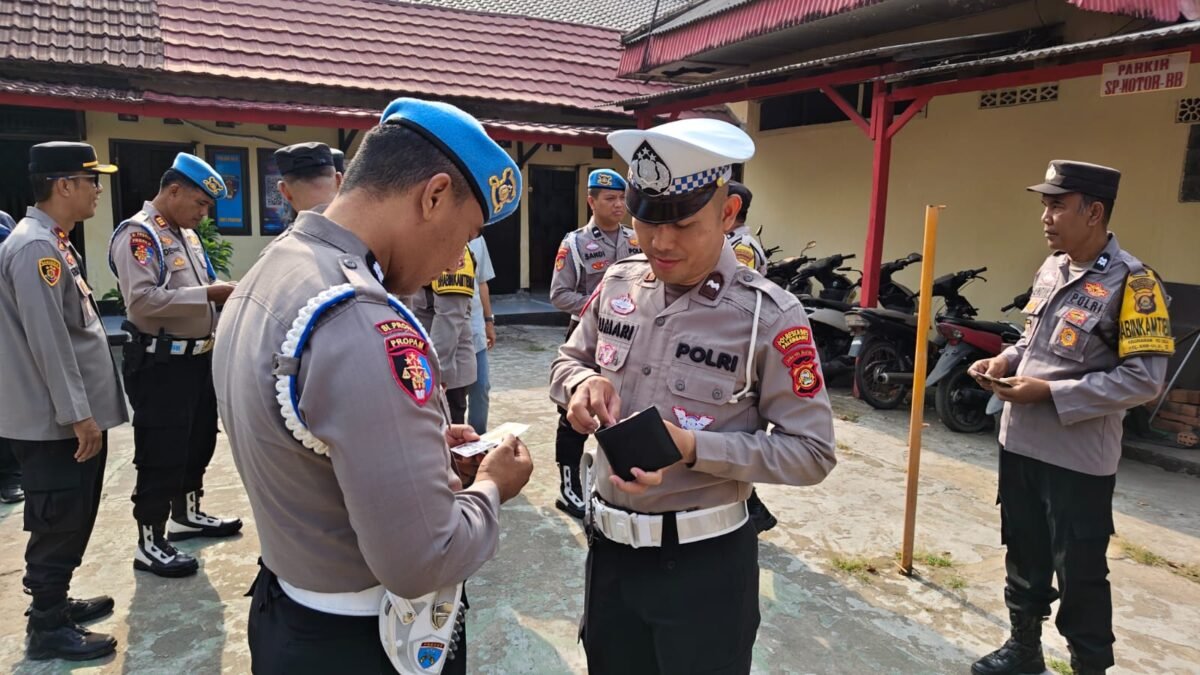 Si Propam Polrestabes Palembang Cek Disiplin Personel Melalui Kegiatan Gaktibplin