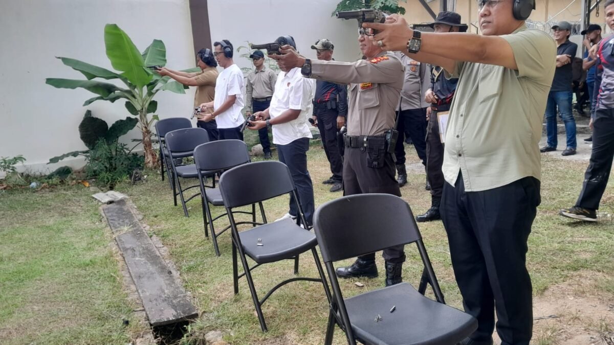Bag Logistik Polrestabes Palembang Gelar Latihan Menembak, Diikuti Seluruh Satuan Fungsi