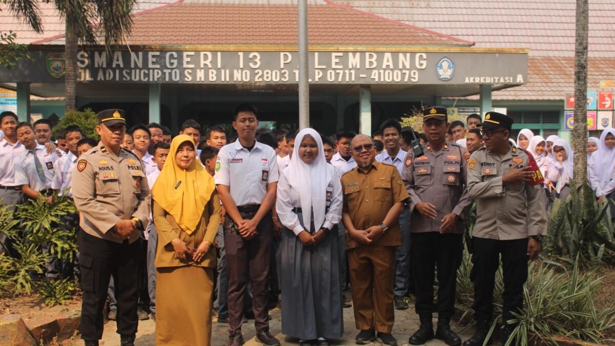 Polsek Sukarami Masuk Sekolah, Pelajar Diingatkan Bahaya Tawuran, Balap Liar hingga Narkotika