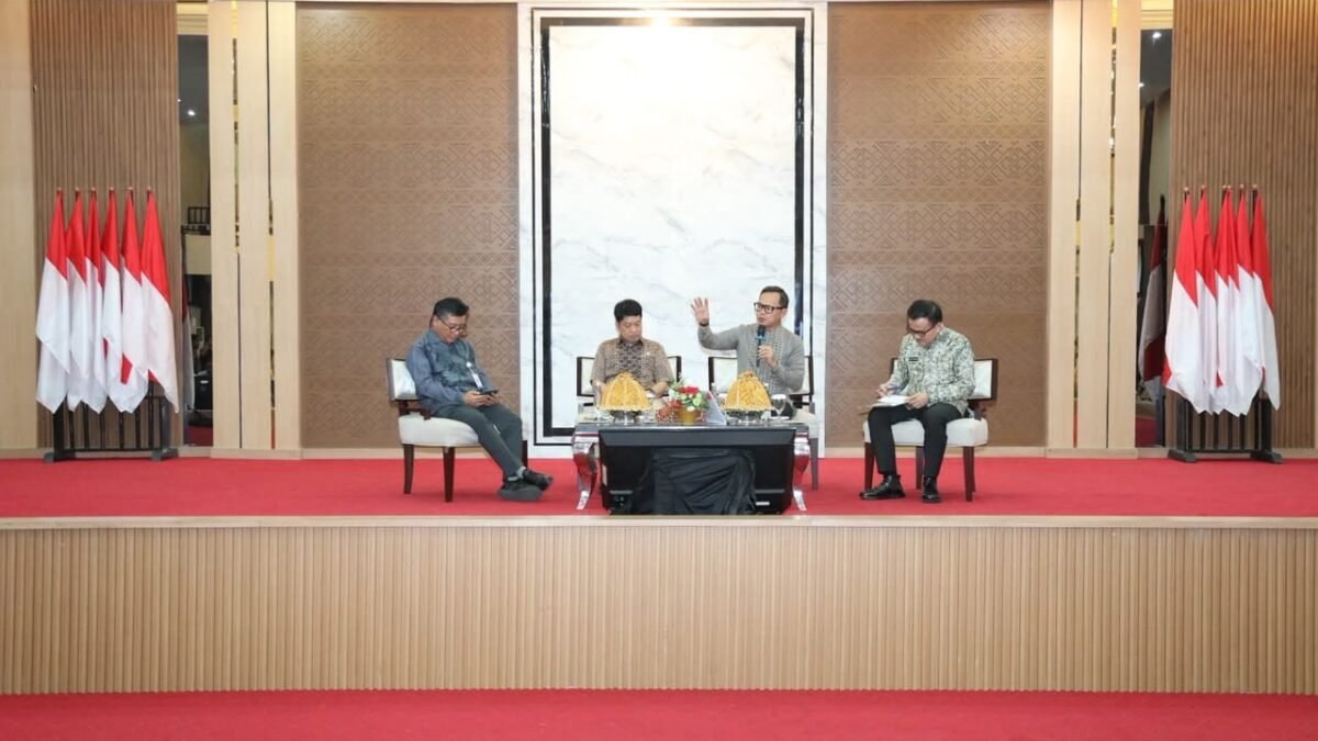 Wamendagri Bima Arya: Pertumbuhan Ekonomi Daerah Tak Hanya Bergantung pada Belanja Pemerintah